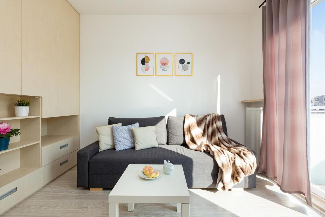 Metro Bielany Apartments By Noclegi Renters Warszawa Exteriör bild