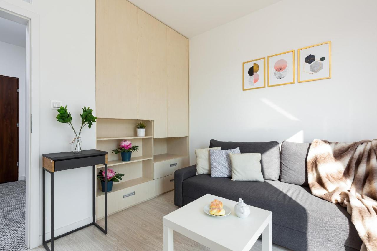 Metro Bielany Apartments By Noclegi Renters Warszawa Exteriör bild