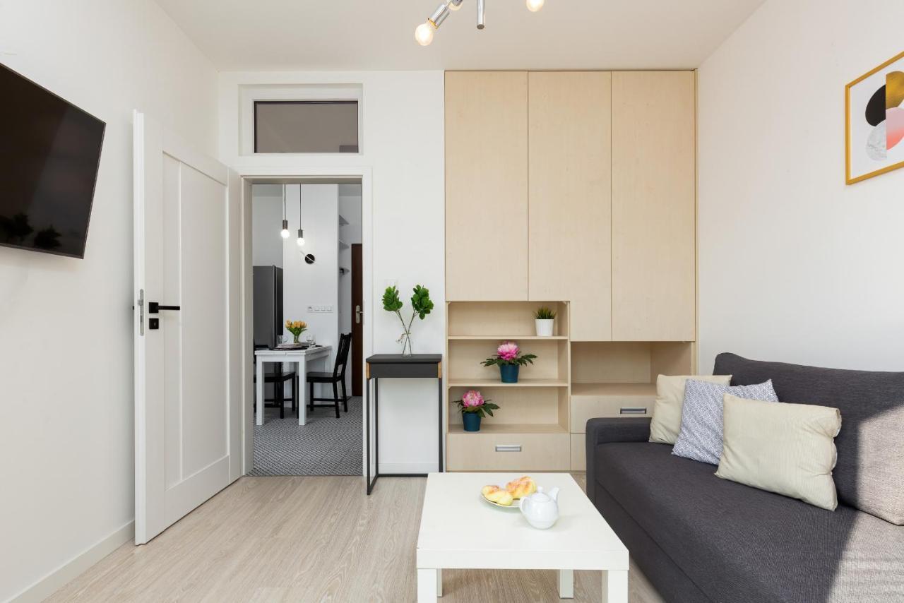 Metro Bielany Apartments By Noclegi Renters Warszawa Exteriör bild