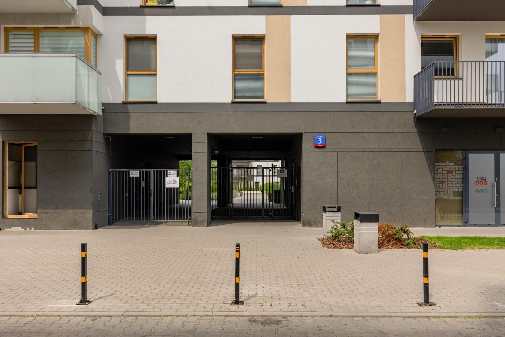 Metro Bielany Apartments By Noclegi Renters Warszawa Exteriör bild