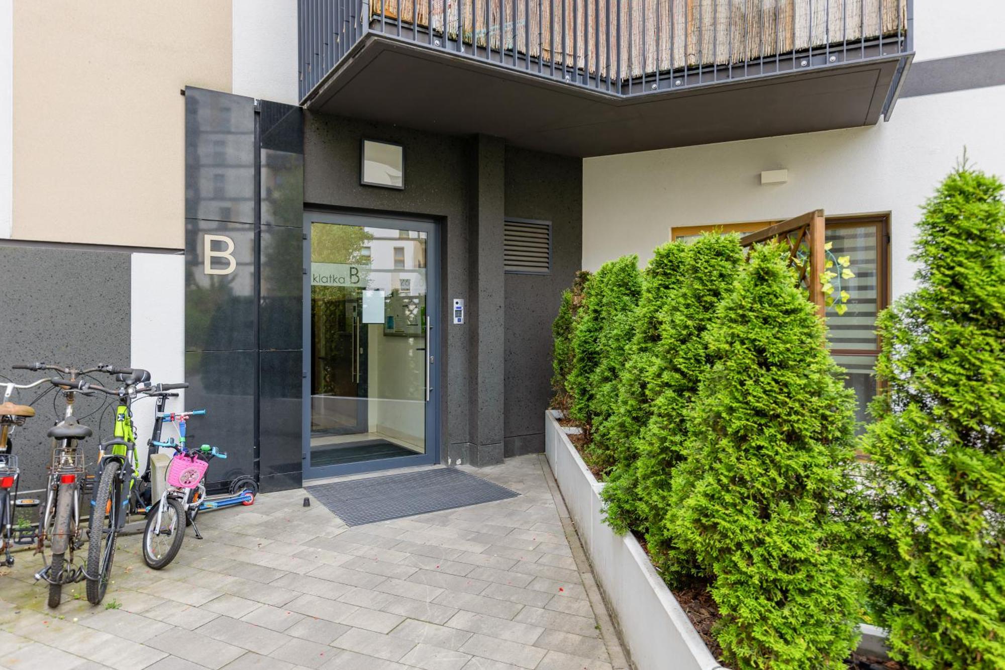 Metro Bielany Apartments By Noclegi Renters Warszawa Exteriör bild